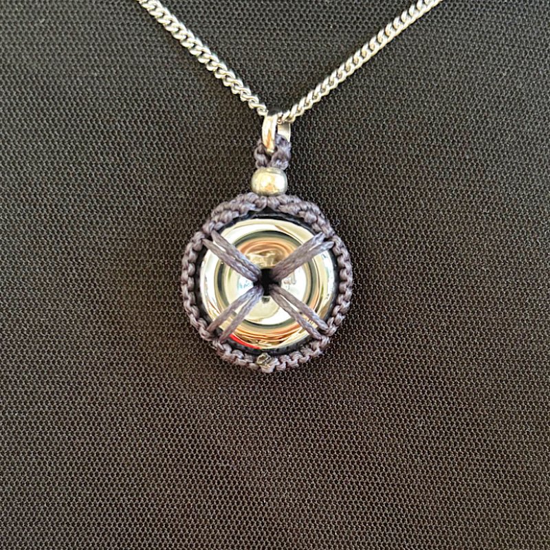 画像3: テラヘルツ　トーラスペンダント（紐色：ミッドナイトブルー/ワインレッド） (3)